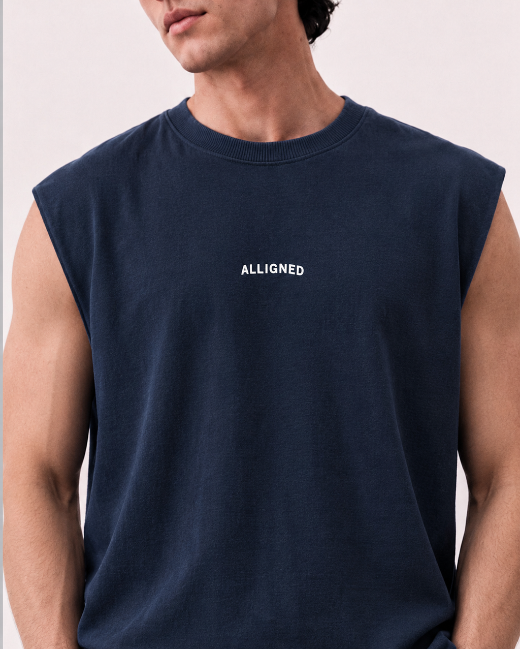 UNCUT’S Oversized Arm-cut T-shirt