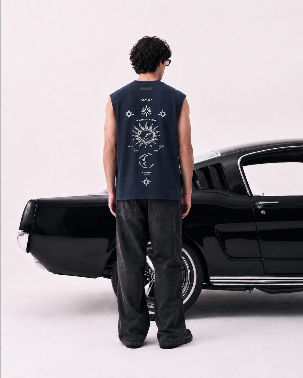 UNCUT’S Oversized Arm-cut T-shirt