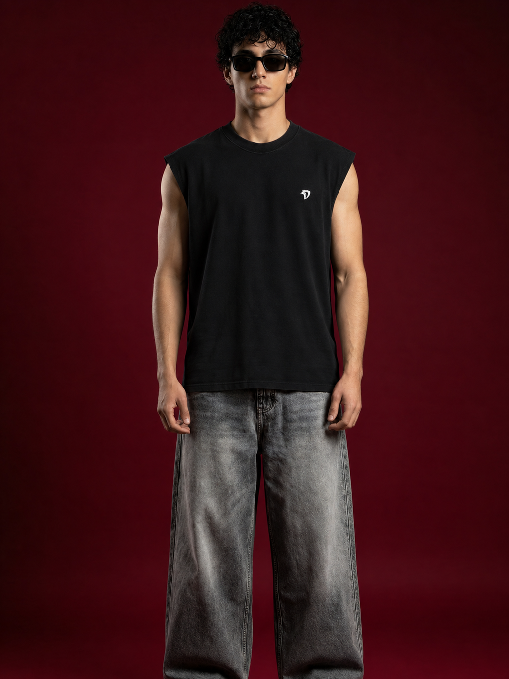 UNCUT’S Oversized Arm-cut T-shirt