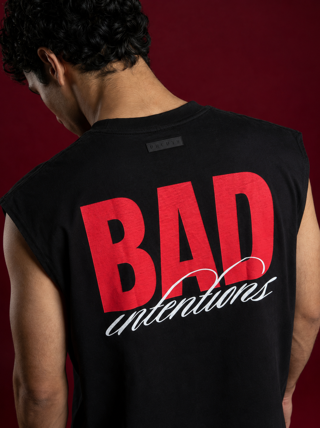 UNCUT’S Oversized Arm-cut T-shirt